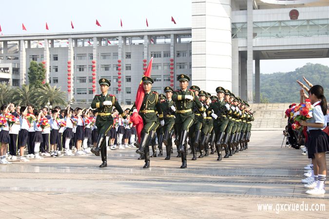 崇左市隆重举行庆祝中华人民共和国成立70周年升国旗仪式